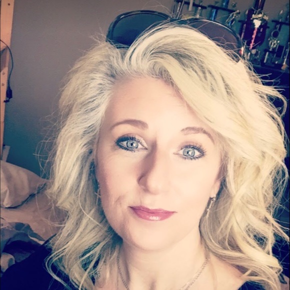 Meet your Posher, Melodye - Picture 1 of 1